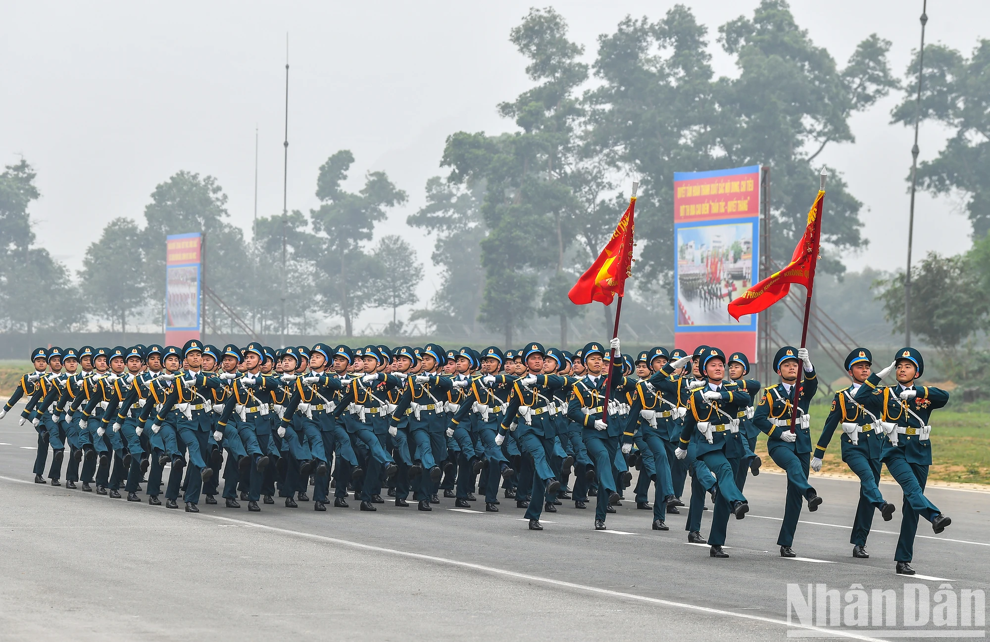 [Ảnh] Bộ trưởng Quốc phòng chủ trì kiểm tra hợp luyện diễu binh, diễu hành ảnh 4