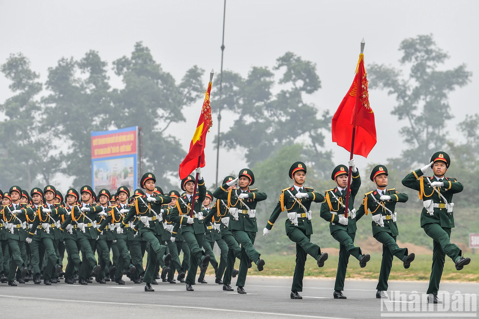 [Ảnh] Bộ trưởng Quốc phòng chủ trì kiểm tra hợp luyện diễu binh, diễu hành ảnh 2