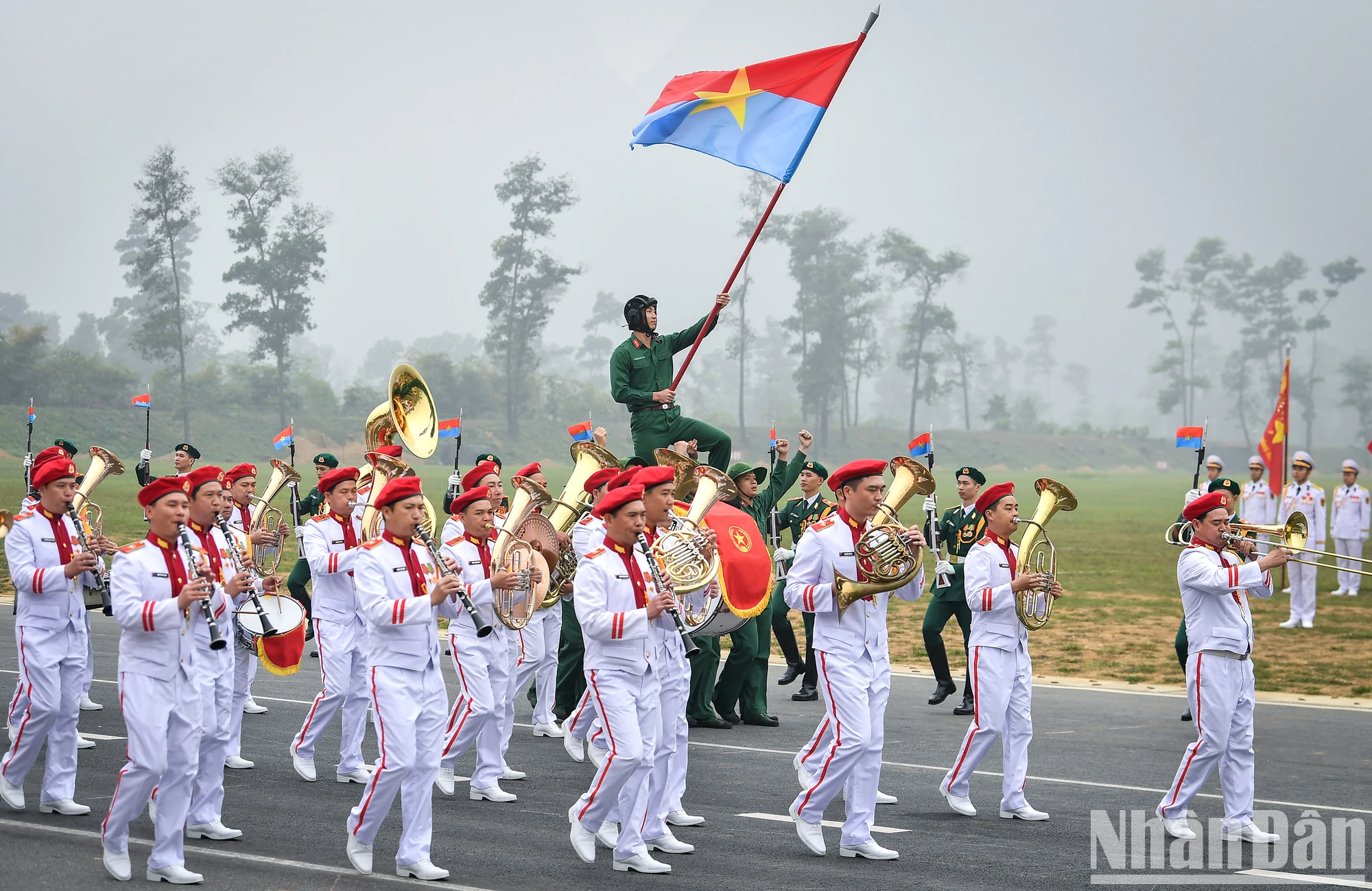 [Ảnh] Bộ trưởng Quốc phòng chủ trì kiểm tra hợp luyện diễu binh, diễu hành ảnh 7