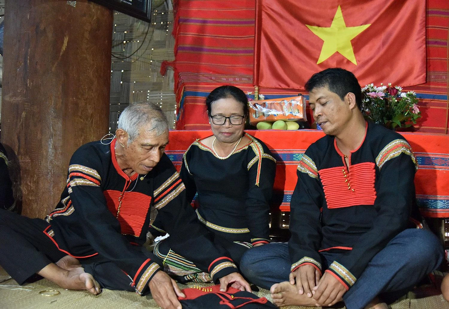 Độc đáo Lễ kết nghĩa Mẹ-Con của dân tộc Ê-đê ảnh 1