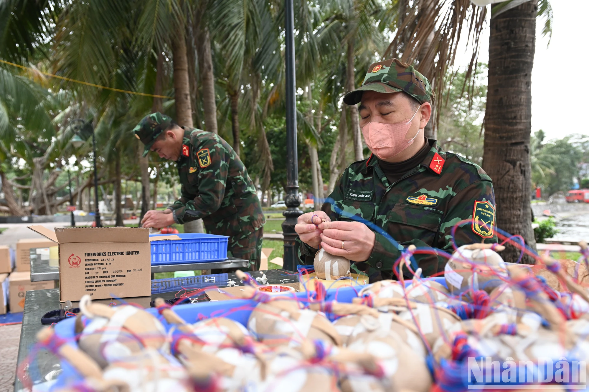 [Ảnh] Bên trong trận địa pháo hoa ở Hà Nội sẵn sàng cho đêm giao thừa ảnh 11