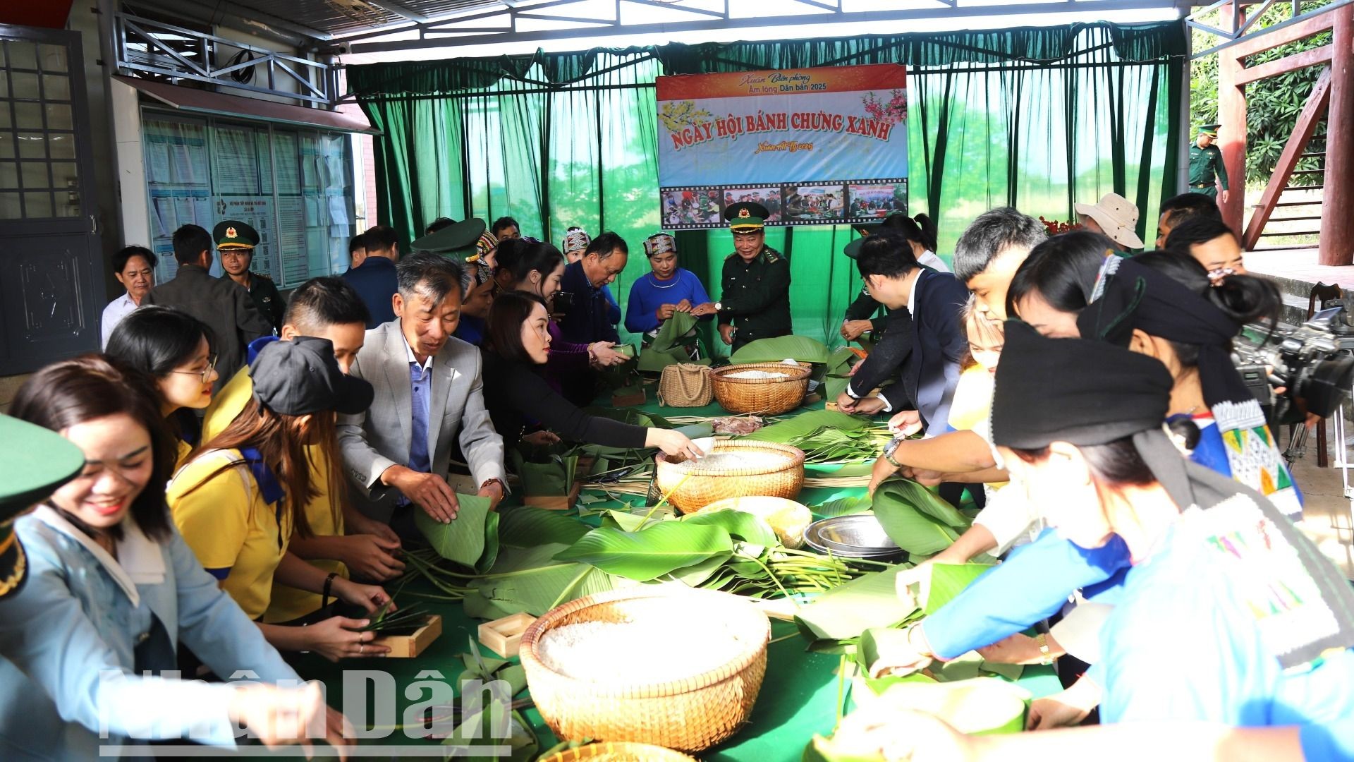 Mang Tết sớm đến với người nghèo vùng biên giới Đắk Lắk ảnh 4