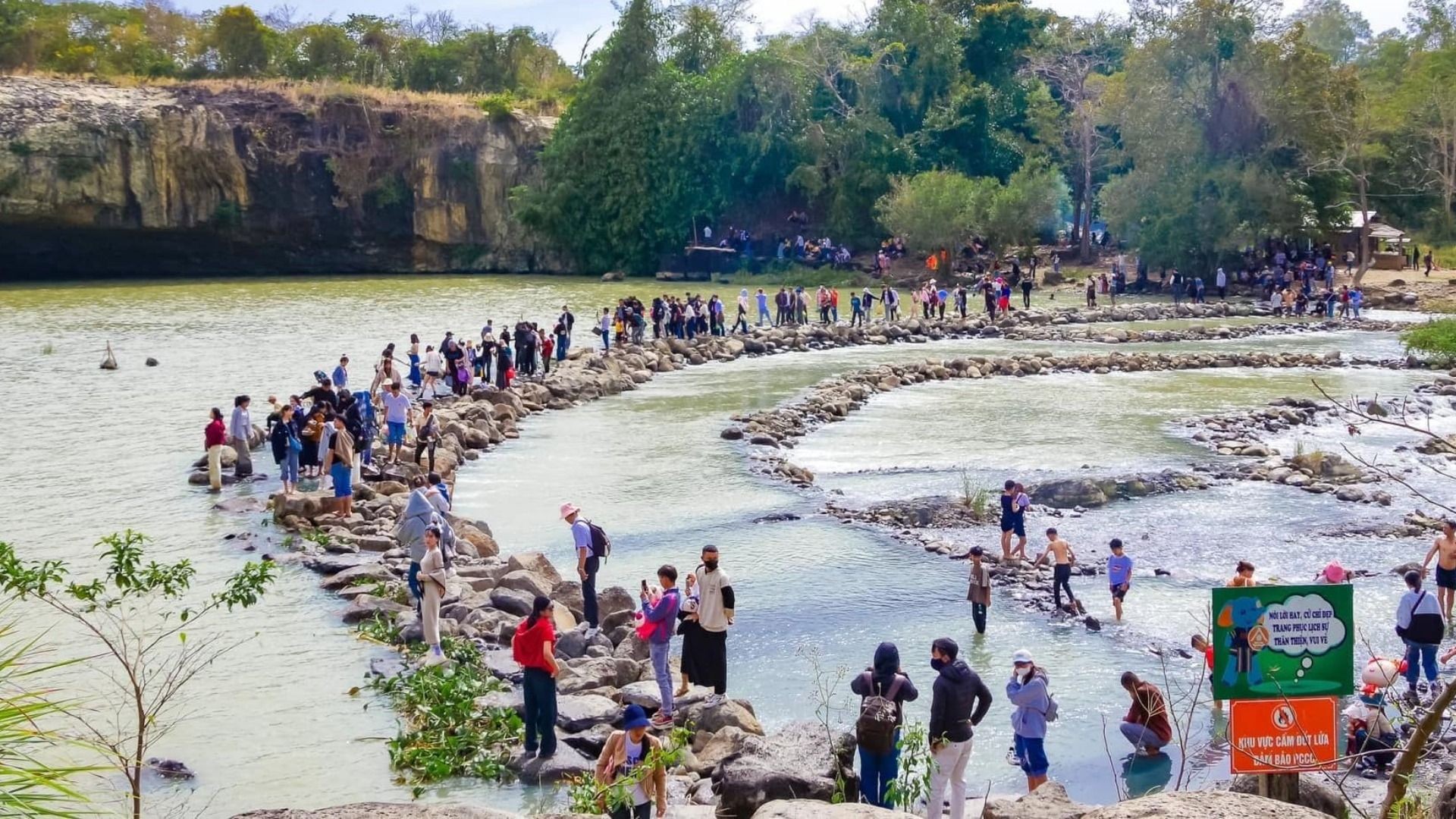 Sôi động nhiều tour du lịch hấp dẫn phục vụ Lễ hội Cà-phê Buôn Ma Thuột năm 2025 ảnh 9