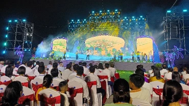 Lễ khai mạc với chủ đề "Nghi Sơn biển ngọc - Khát vọng vươn xa".