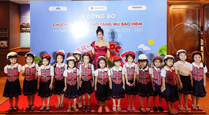 Nâng tỷ lệ trẻ em đội mũ bảo hiểm đạt chuẩn lên 80% -0