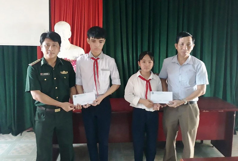 Lan tỏa tình thương của người lính mang quân hàm xanh -1
