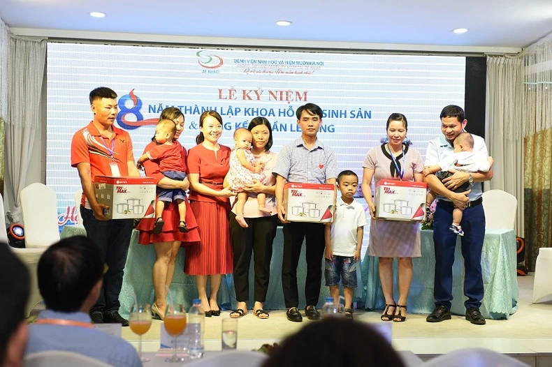 Cạn khô nước mắt vì 20 năm mải miết