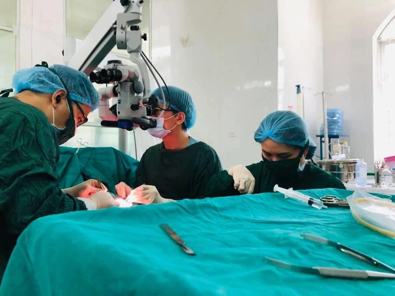 Cạn khô nước mắt vì 20 năm mải miết