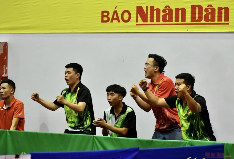 giai_bong_ban_toan_quoc_bao_Nhan-1594828108625.jpg