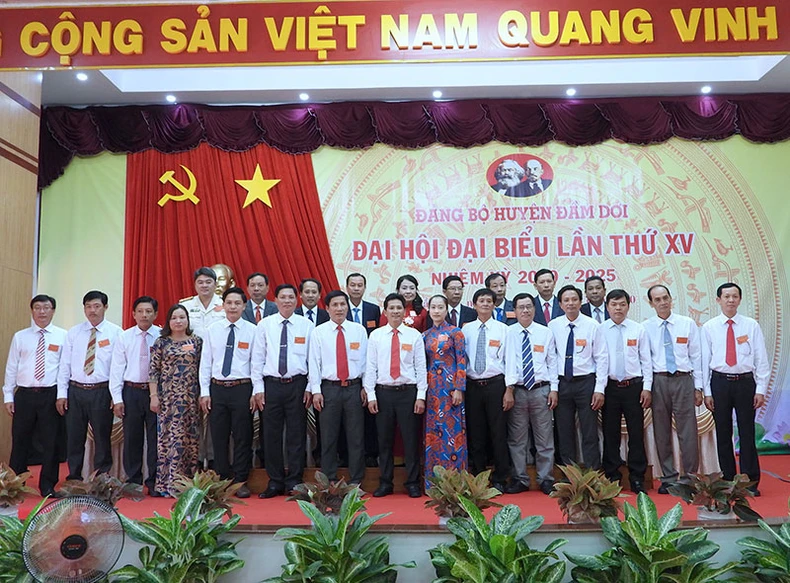 Trực tiếp bầu bí thư cấp ủy huyện ở Cà Mau -0