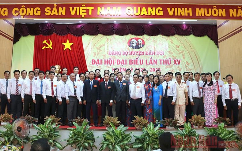 Cà Mau rút kinh nghiệm sau Đại hội trên cơ sở -0