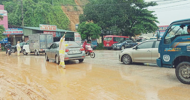 Mưa lũ tại Hà Giang khiến ba người chết -0
