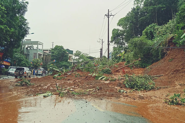 Hà Giang thiệt hại lớn do mưa to và sạt lở đất -0
