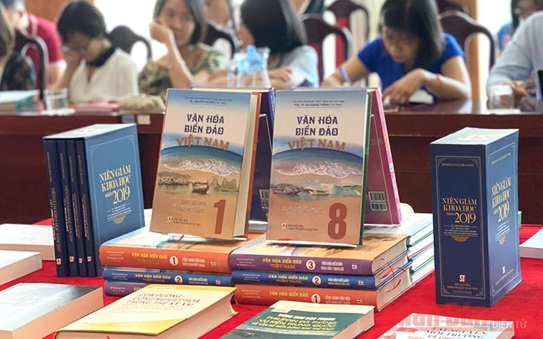Điểm qua một số ấn phẩm tiêu biểu về chủ đề văn hóa, biển đảo mới phát hành -0