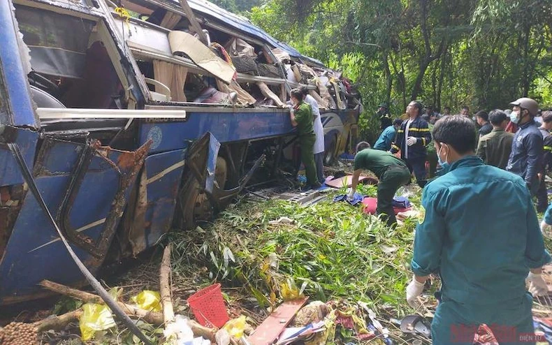 TS Khuất Việt Hùng: Cần tăng cường kiểm tra tài xế và đơn vị kinh doanh vận tải -0