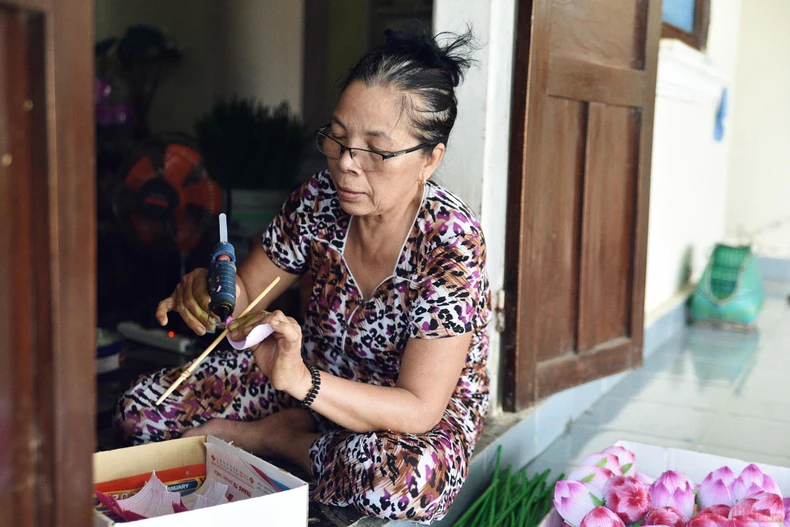 Làng nghề hoa giấy Thanh Tiên -0