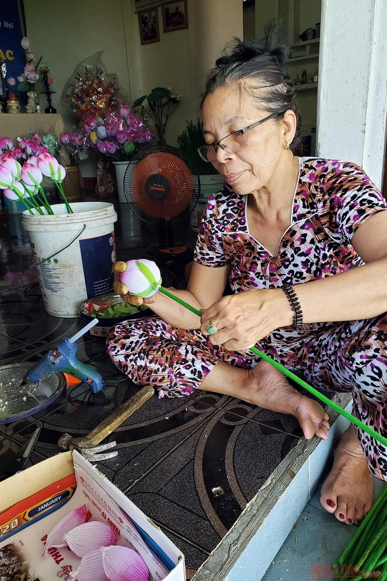 Làng nghề hoa giấy Thanh Tiên -0