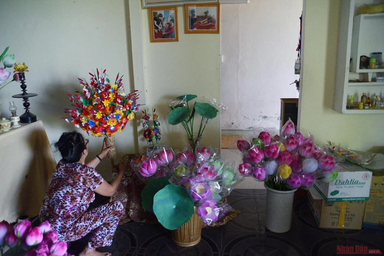 Làng nghề hoa giấy Thanh Tiên -0