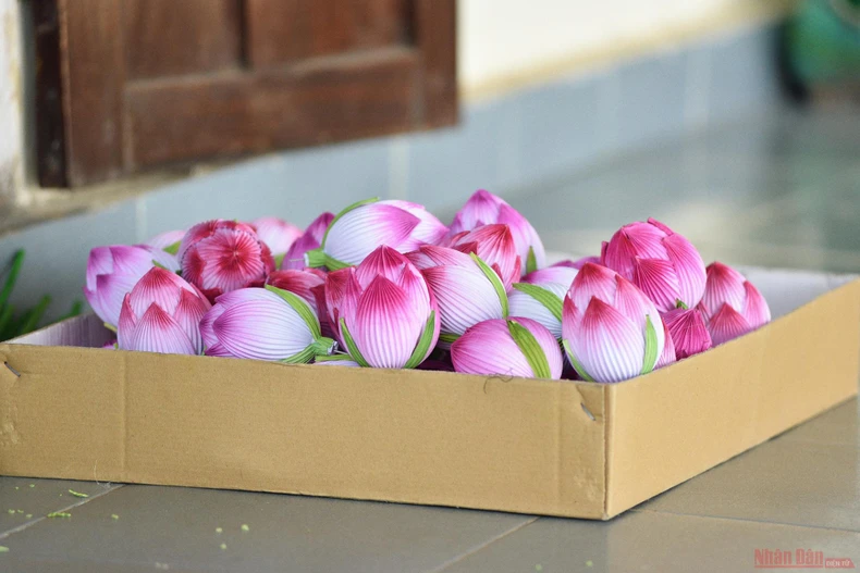 Làng nghề hoa giấy Thanh Tiên -0