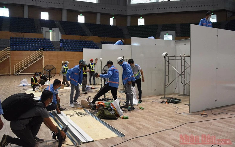 Đà Nẵng gấp rút hoàn thiện Bệnh viện dã chiến tại Cung thể thao Tiên Sơn -0