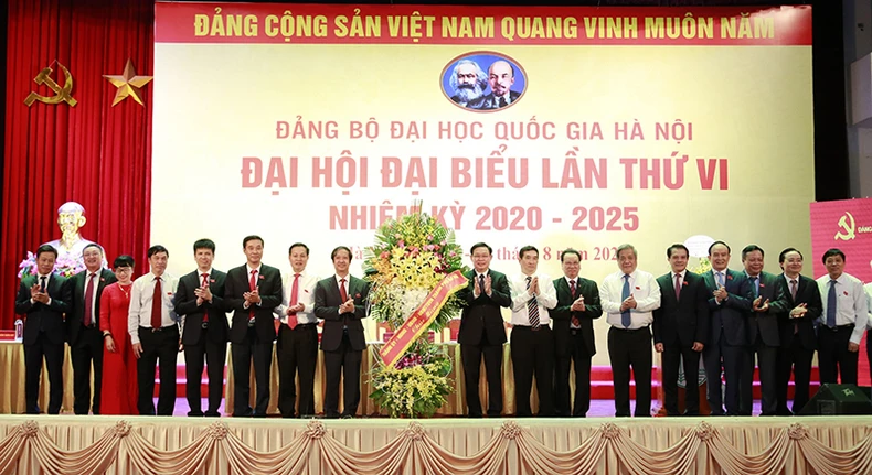 Xây dựng Đại học Quốc gia Hà Nội phát triển ngang tầm khu vực và quốc tế -0