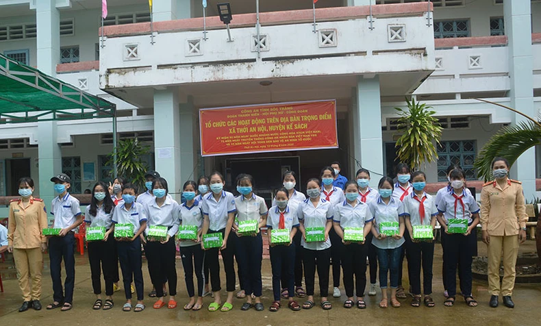Công an Sóc Trăng tổ chức nhiều hoạt động chăm lo người nghèo -0