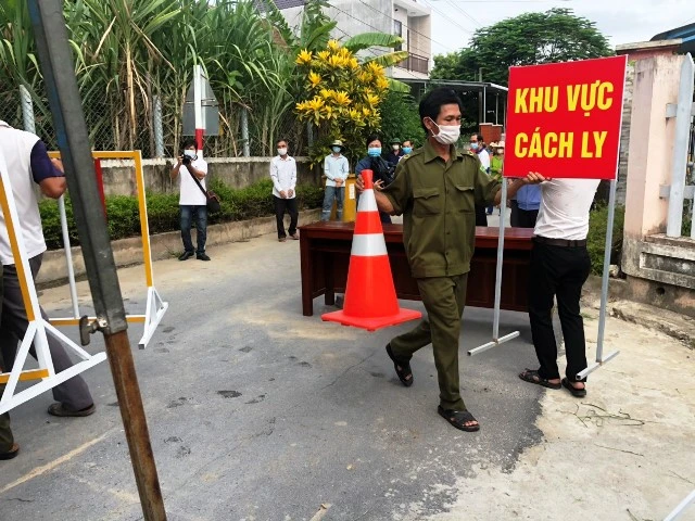 Dỡ bỏ cách ly khu dân cư ở huyện Bình Sơn, Quảng Ngãi -0