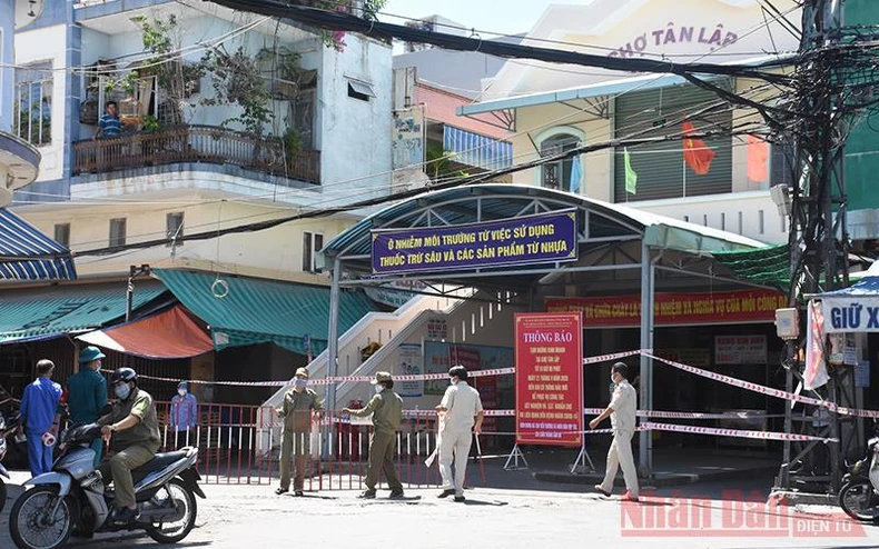 Đà Nẵng phong toả, tạm dừng kinh doanh nhiều chợ có tiểu thương nghi nhiễm Covid-19 -0