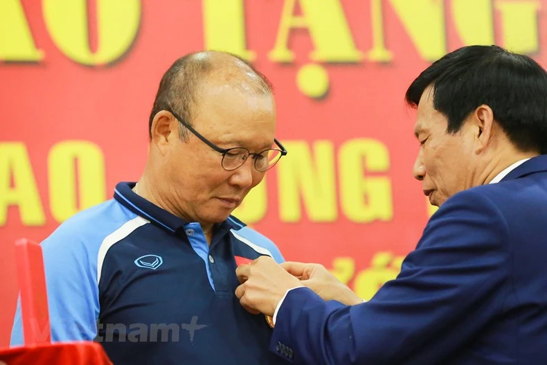HLV Park Hang Seo được trao Huân chương Lao động hạng nhì -0