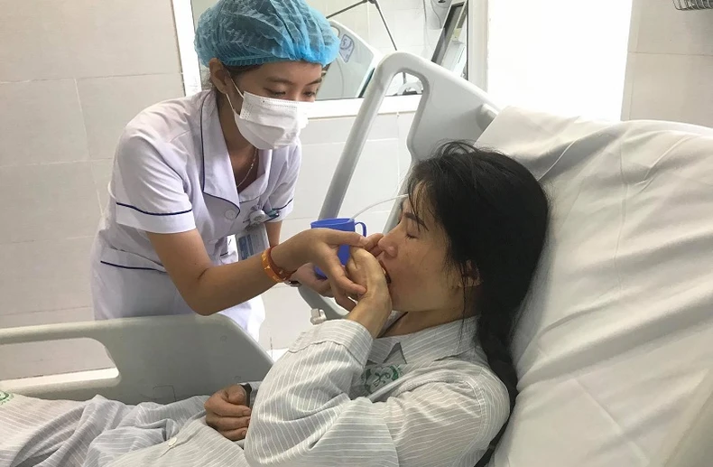 Kỳ tích cứu sống bệnh nhân bị sốc phản vệ, ngừng tim 60 phút -0
