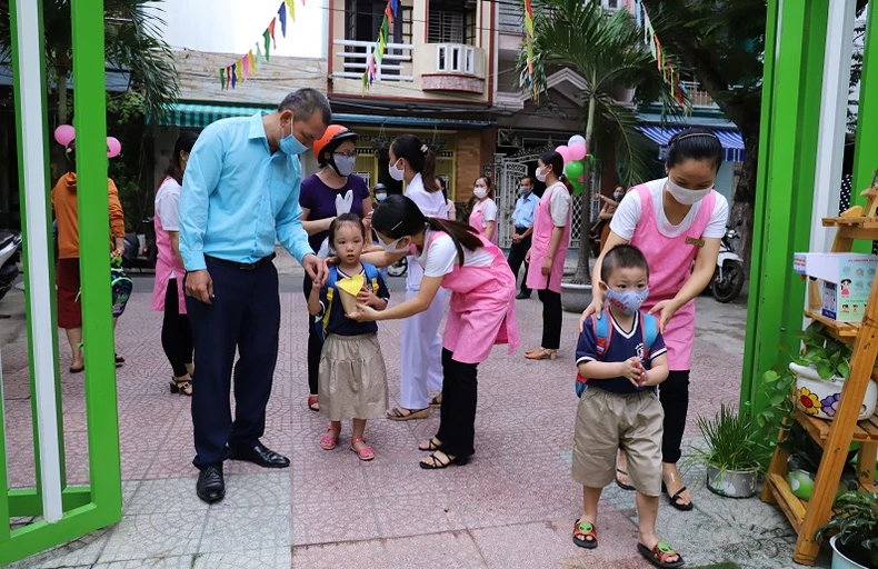 Đà Nẵng tổ chức cho học sinh uống sữa học đường ngay ngày đầu tựu trường -0