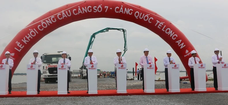 Cảng quốc tế Long An khánh thành giai đoạn I và khởi công giai đoạn II -0