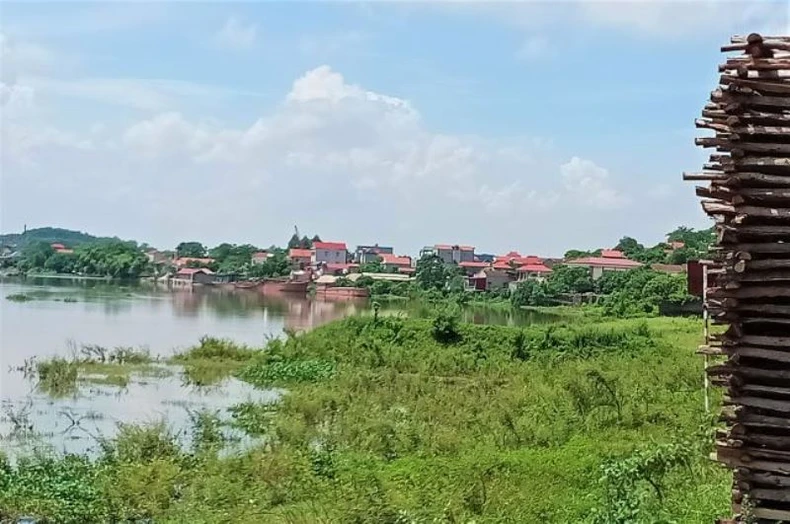 Độc đáo con đường bên sông Cầu -0