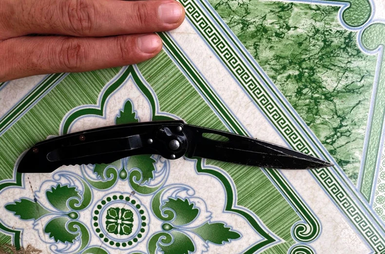 Đối tượng dùng dao đâm công an ra đầu thú -0