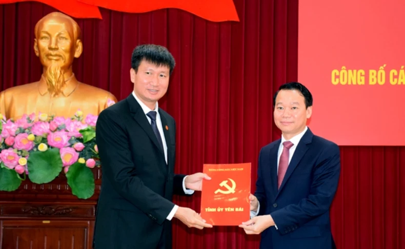 Đồng chí Trần Huy Tuấn được bầu giữ chức Chủ tịch UBND Yên Bái -0