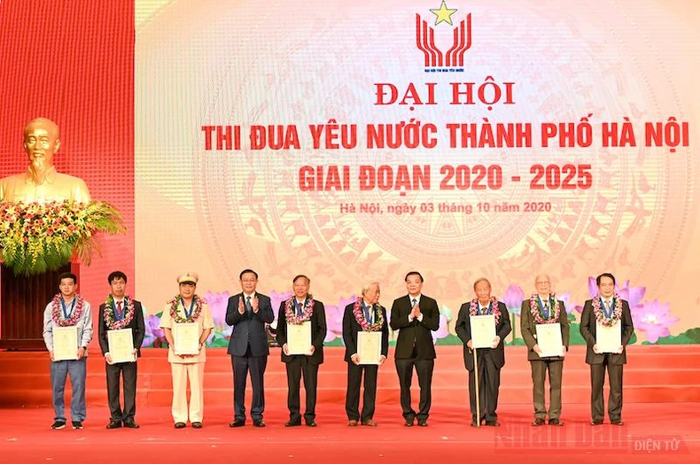 Thủ tướng Nguyễn Xuân Phúc dự Đại hội thi đua yêu nước TP Hà Nội -0