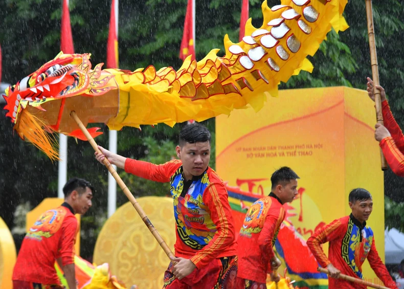 Rực rỡ sắc màu tại Liên hoan nghệ thuật Múa Rồng Hà Nội -0