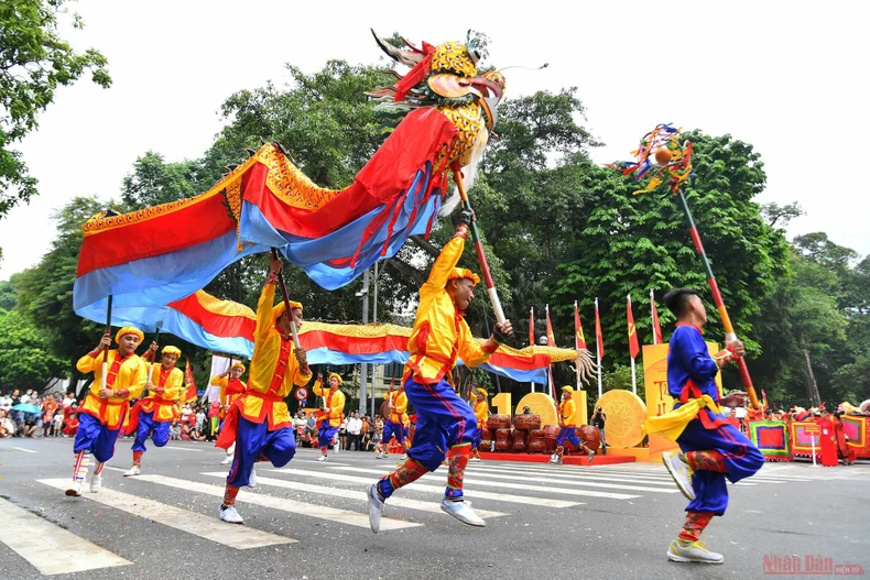 Rực rỡ sắc màu tại Liên hoan nghệ thuật Múa Rồng Hà Nội -0