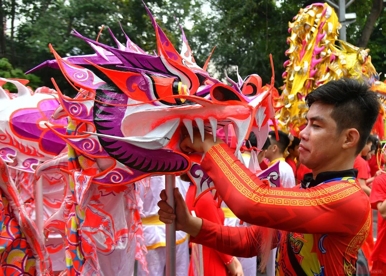 Rực rỡ sắc màu tại Liên hoan nghệ thuật Múa Rồng Hà Nội -0
