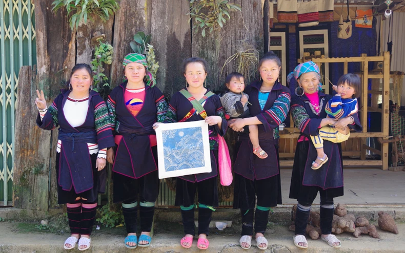 Những phụ nữ “đâu chỉ nhận riêng mình” -0