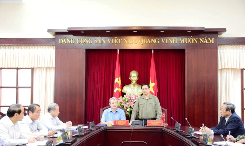 Kiểm tra công tác phòng phống, khắc phục hậu quả mưa lũ tại Quảng Trị -0