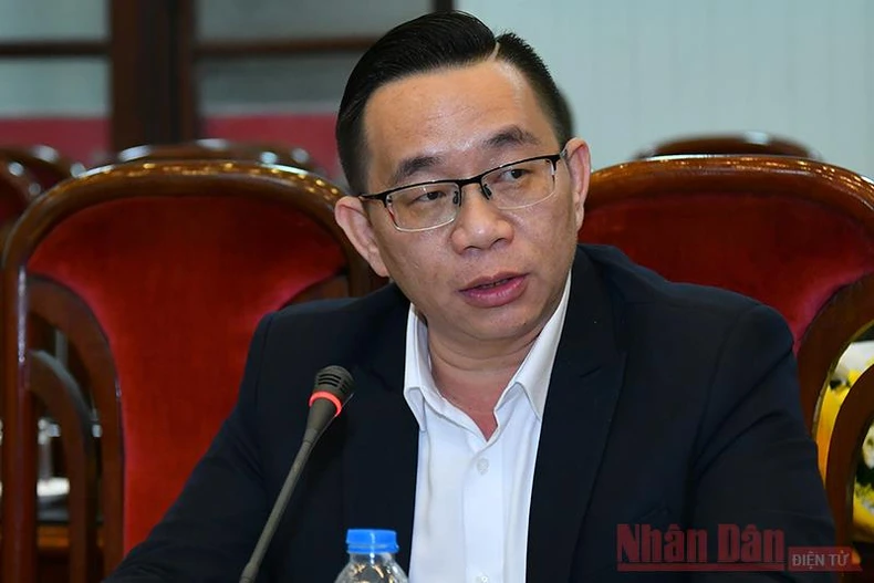 Giao lưu trực tuyến