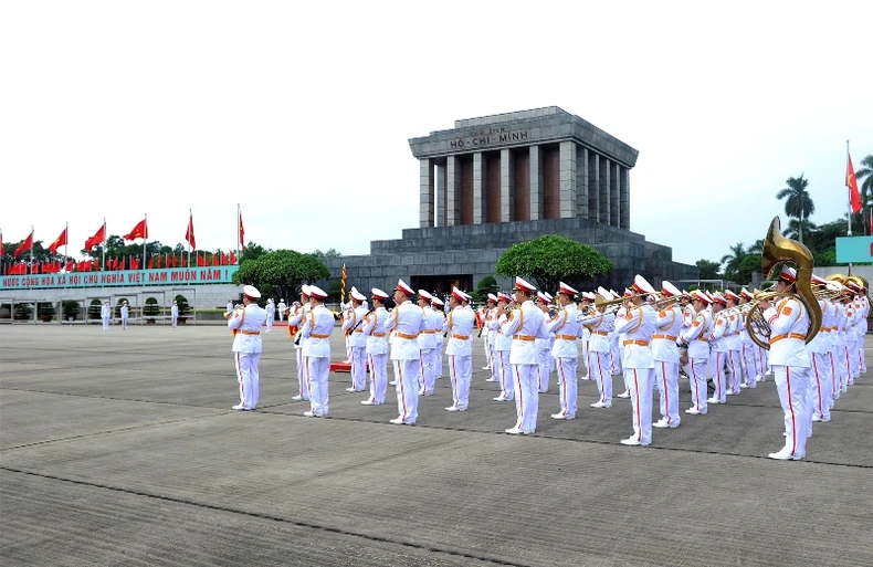 Lãnh đạo Đảng, Nhà nước và đại biểu Quốc hội vào Lăng viếng Chủ tịch Hồ Chí Minh -1