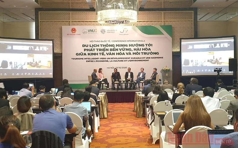 “Du lịch thông minh: hướng tới sự phát triển bền vững và hài hòa giữa kinh tế, văn hóa và môi trường” -0