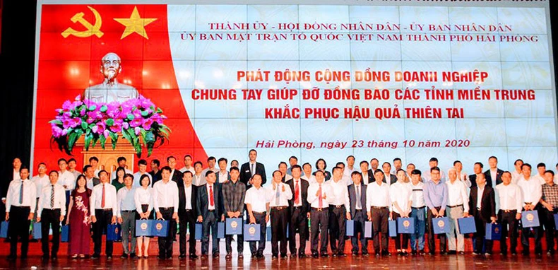 Hải Phòng ủng hộ đồng bào miền trung 120 tỷ đồng -0