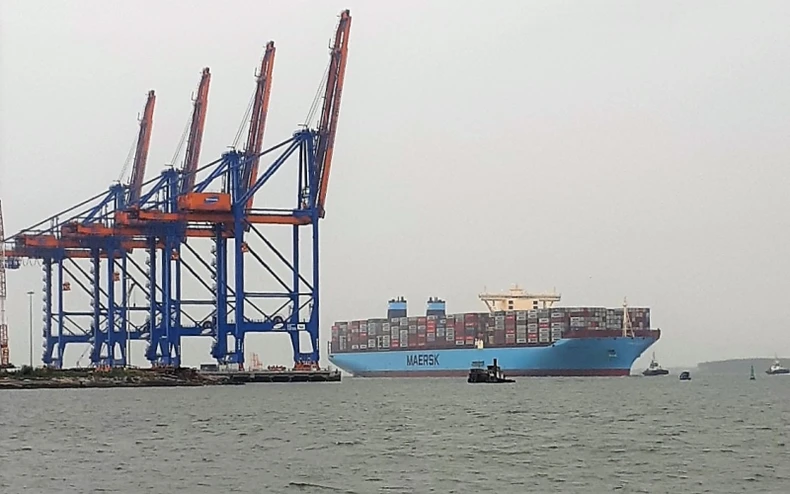 “Siêu tàu” Margrethe Maersk cập cảng Cái Mép - Thị Vải -0