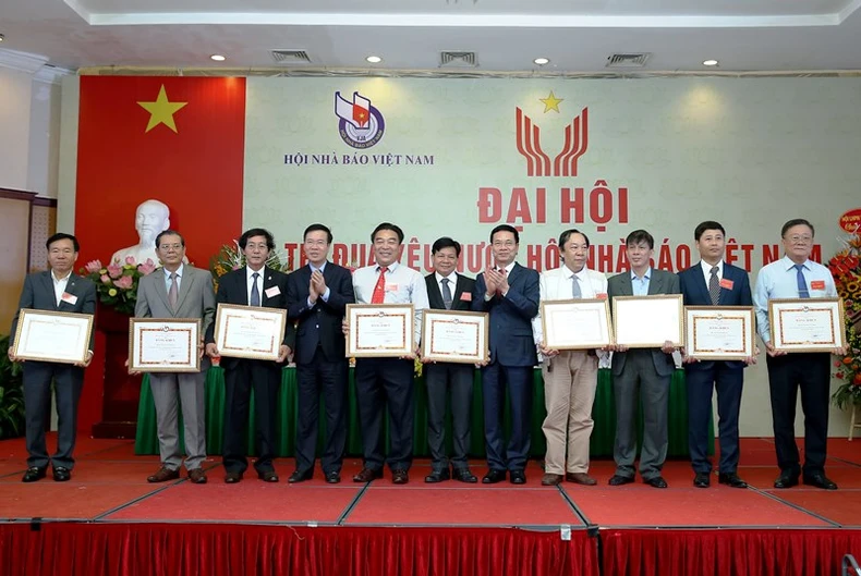 Thi đua xây dựng tổ chức Hội Nhà báo Việt Nam vững mạnh -0