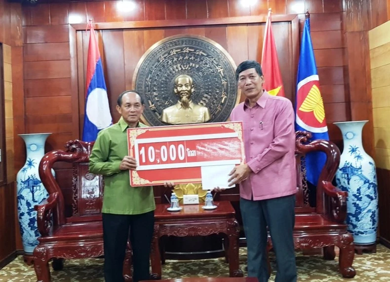 Luang Prabang, Lào ủng hộ miền trung khắc phục hậu quả bão lụt -0