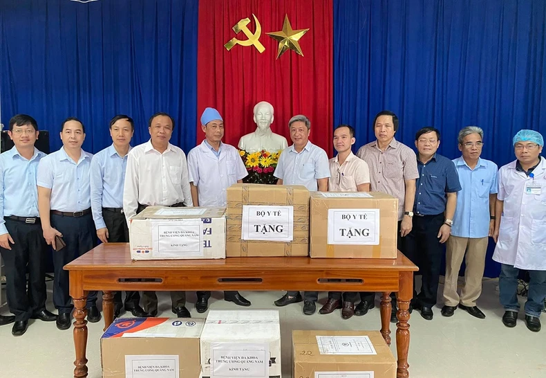 Thứ trưởng Nguyễn Trường Sơn: Không để dịch bệnh xảy ra tại vùng lũ lụt -0