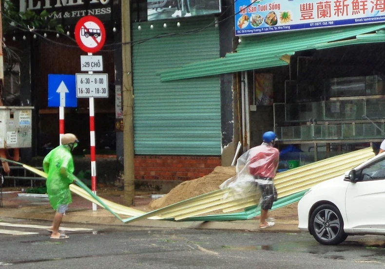 Bão số 12 gây nhiều thiệt hại ở Khánh Hòa -0
